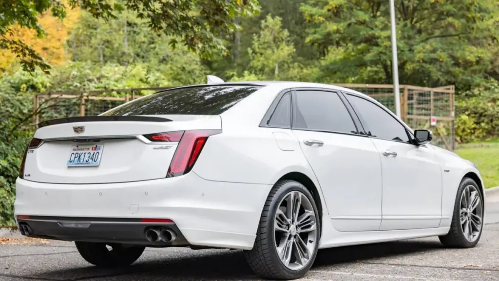 Рідкісний Cadillac CT6-V з двигуном Blackwing V8 виставили на аукціон