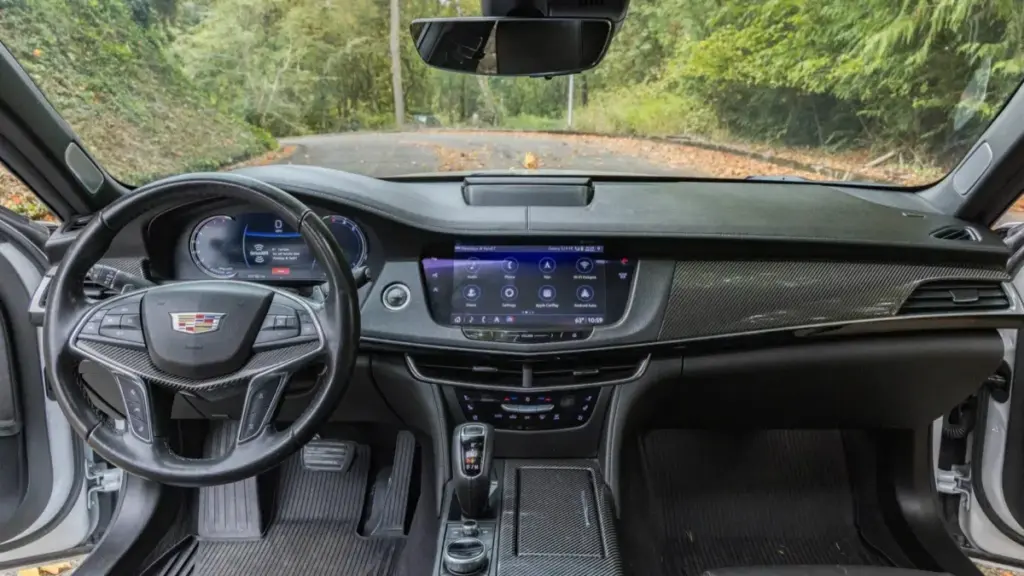 Рідкісний Cadillac CT6-V з двигуном Blackwing V8 виставили на аукціон