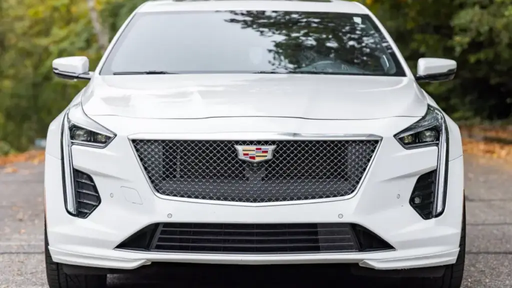 Рідкісний Cadillac CT6-V з двигуном Blackwing V8 виставили на аукціон