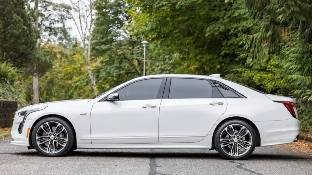 Рідкісний Cadillac CT6-V з двигуном Blackwing V8 виставили на аукціон