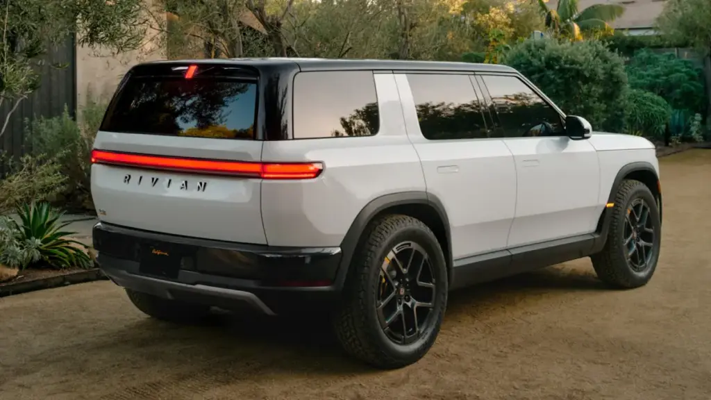 Rivian та Redwood Materials розширюють партнерство з переробки батарей