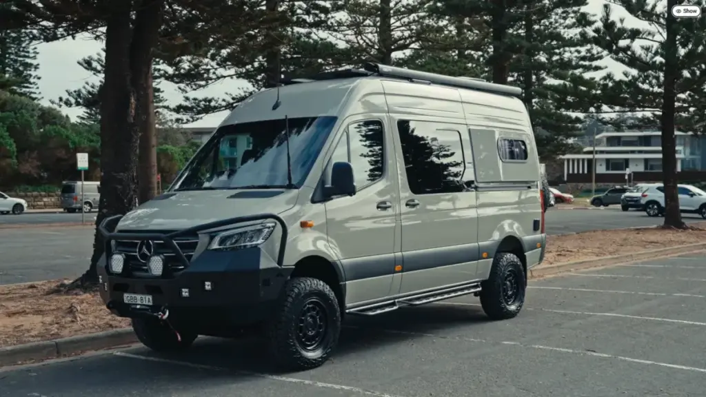Розкішний дім на колесах: новий проєкт каміпера на базі Mercedes-Benz Sprinter