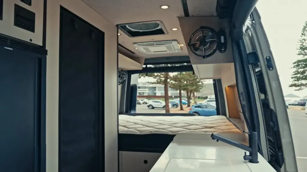 Розкішний дім на колесах: новий проєкт каміпера на базі Mercedes-Benz Sprinter