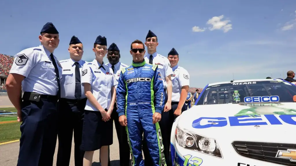 Семмі Сміт переміг на Талладезі в серії NASCAR попри командну тактику