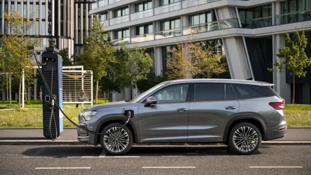 Škoda Kodiaq святкує 10-річчя: потужніший гібрид та версія Laurin & Klement