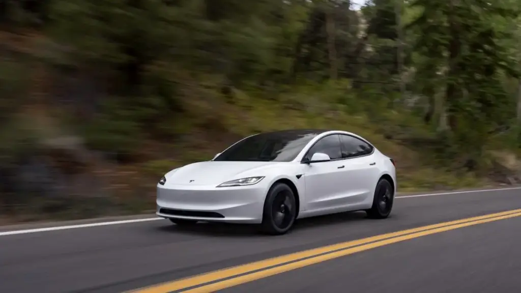 Tesla готує повернення американських Model 3 на ринок Канади