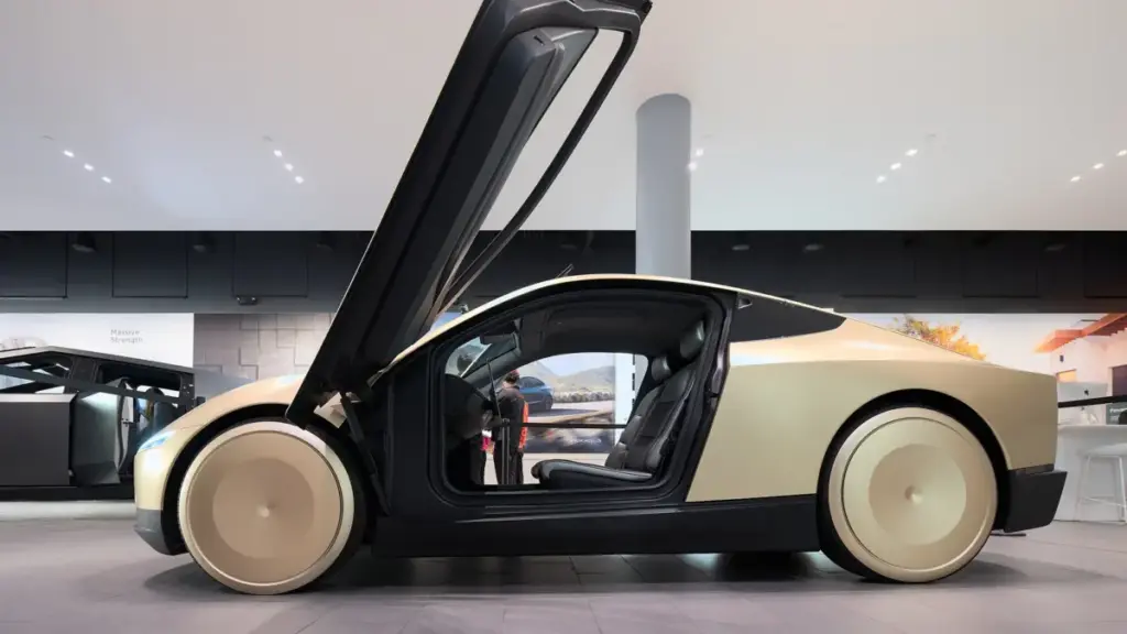 Tesla планує почати постачання безрульного Cybercab уже наприкінці року