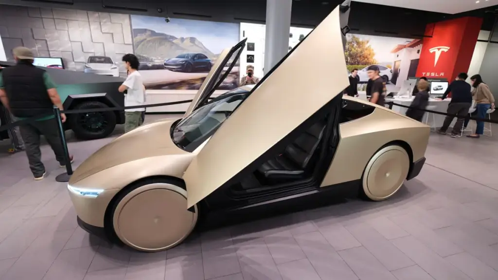 Tesla планує почати постачання безрульного Cybercab уже наприкінці року