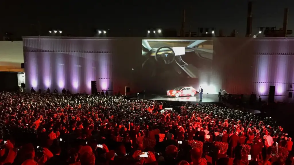 Tesla планує почати постачання безрульного Cybercab уже наприкінці року