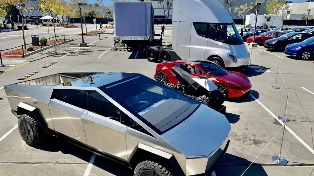 Tesla представила новий Roadster із ракетними прискорювачами від SpaceX