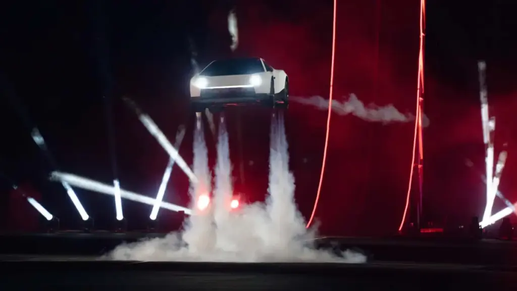 Tesla Roadster отримає автономні трюки та спеціальний трек у Техасі