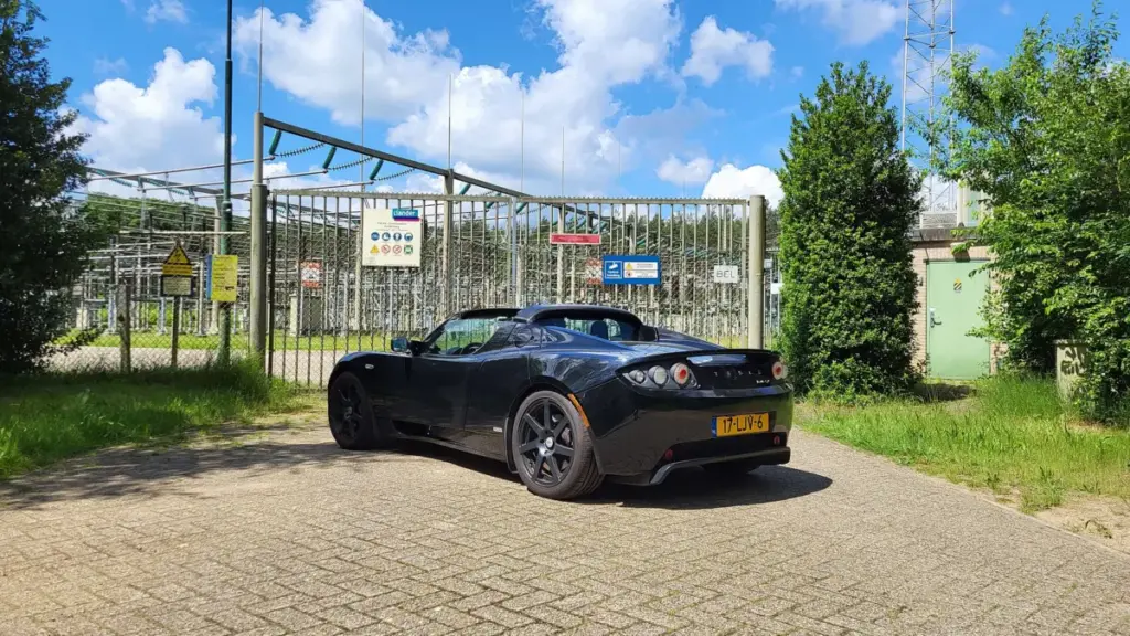 Tesla Roadster отримає понад 1000 к.с. та надійде у виробництво у 2028 році