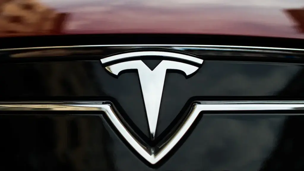 Tesla вперше вибула з топ-10 найінноваційніших виробників електромобілів