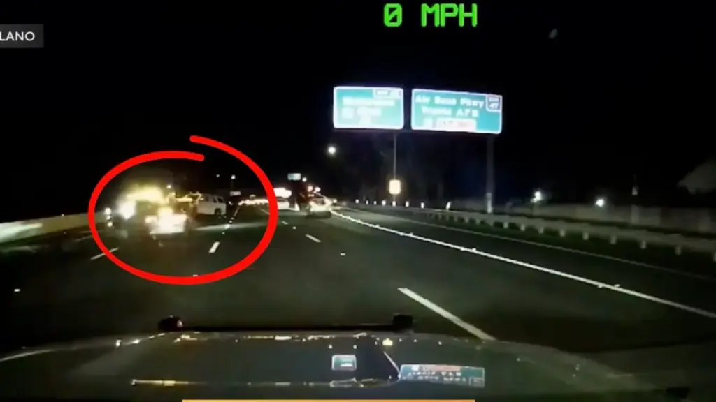 Tesla врізалася у поліцейську машину на Full Self-Driving: є постраждалі