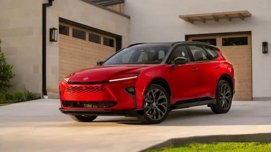 Toyota Crown Signia отримав оновлення на 2027 модельний рік