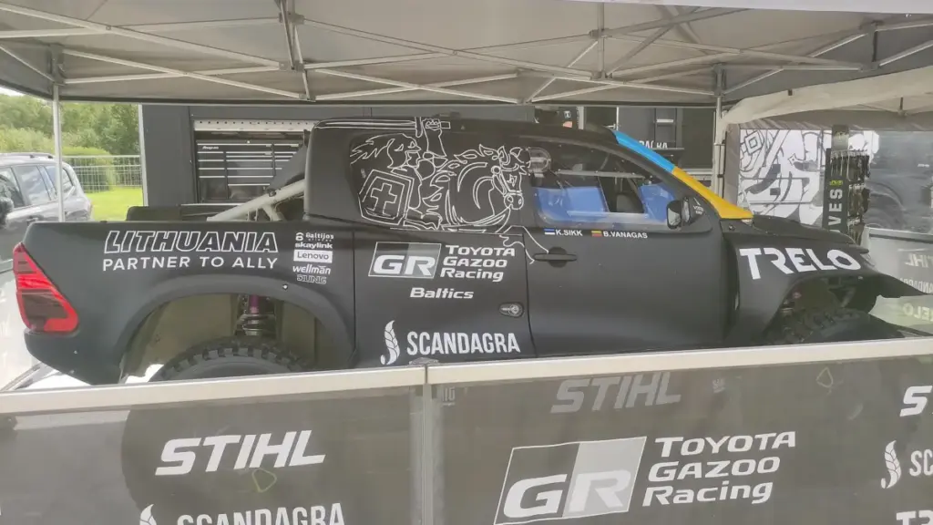 Toyota підготувала водневий пікап DKR GR FC Hilux до ралі «Дакар-2027»