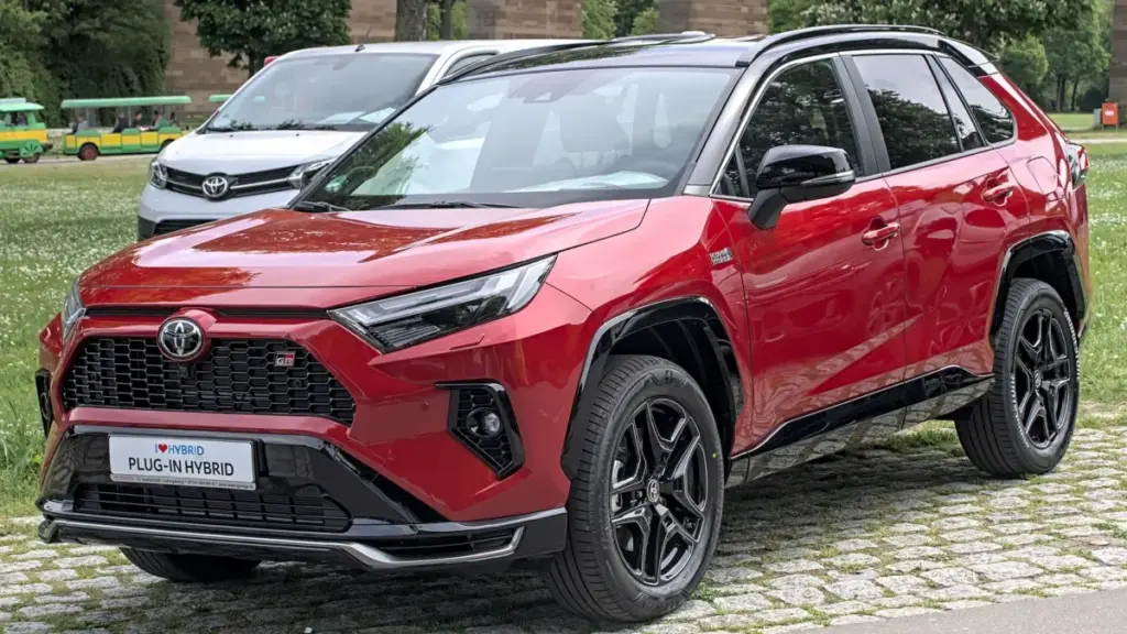 Toyota відкликає близько 31 тисячі кросоверів RAV4 PHEV через збій ПЗ