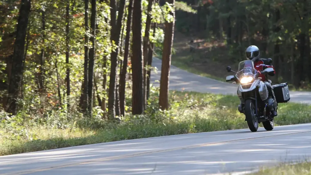 Triumph оновив туристичний ендуро Tiger 1200: радар та 158 сил