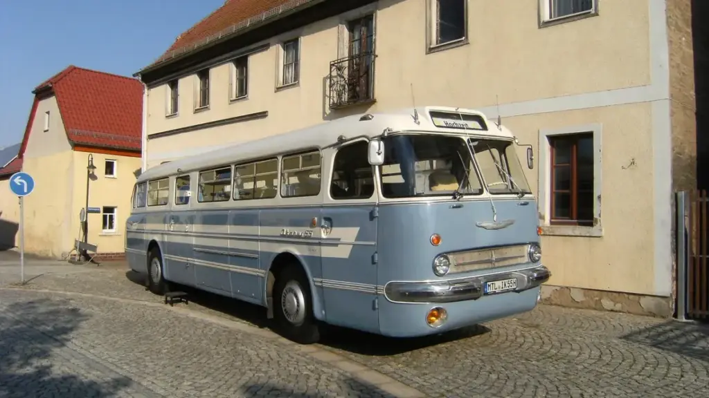 У Братиславі відновили раритетний автобус Ikarus 620 1967 року випуску