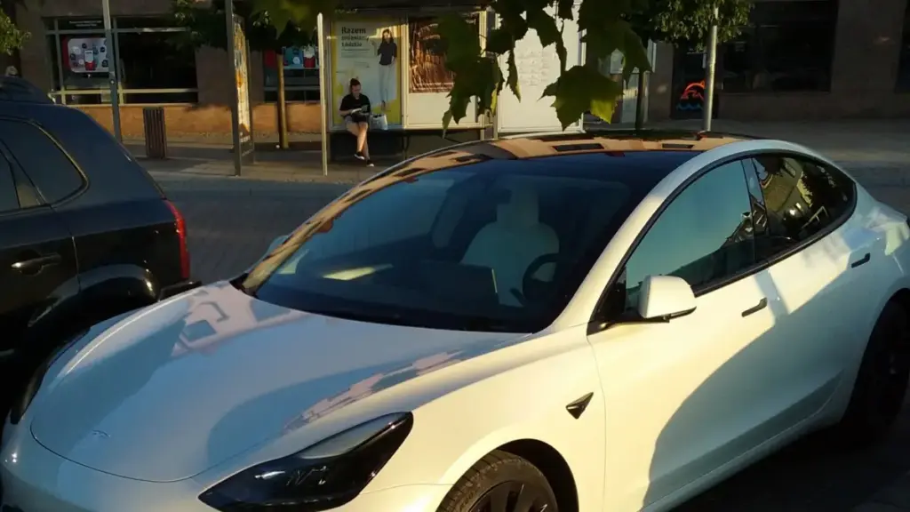 У Горішніх Плавнях зареєстрували пошкоджену Tesla після переобладнання