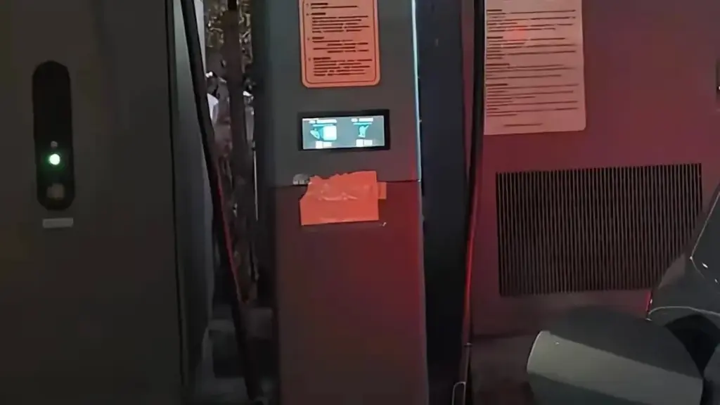 У Китаї заблокували фірмові зарядки BYD Megawatt Flash Charger