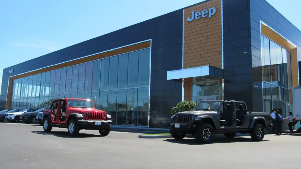 У США через небезпечний витік хімікатів зупинили завод Jeep