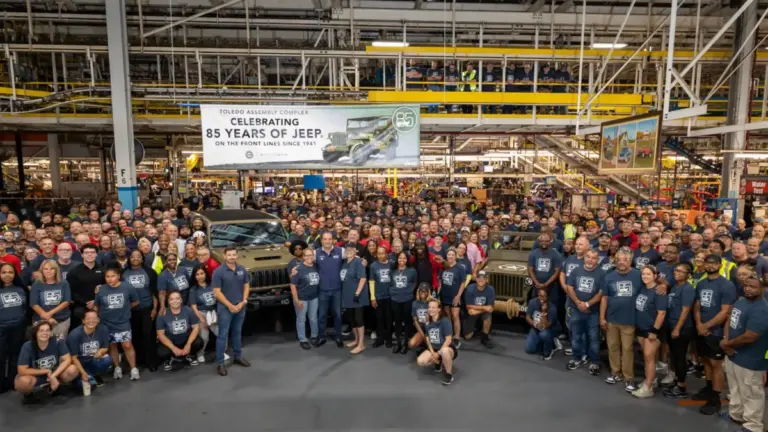 У США через небезпечний витік хімікатів зупинили завод Jeep