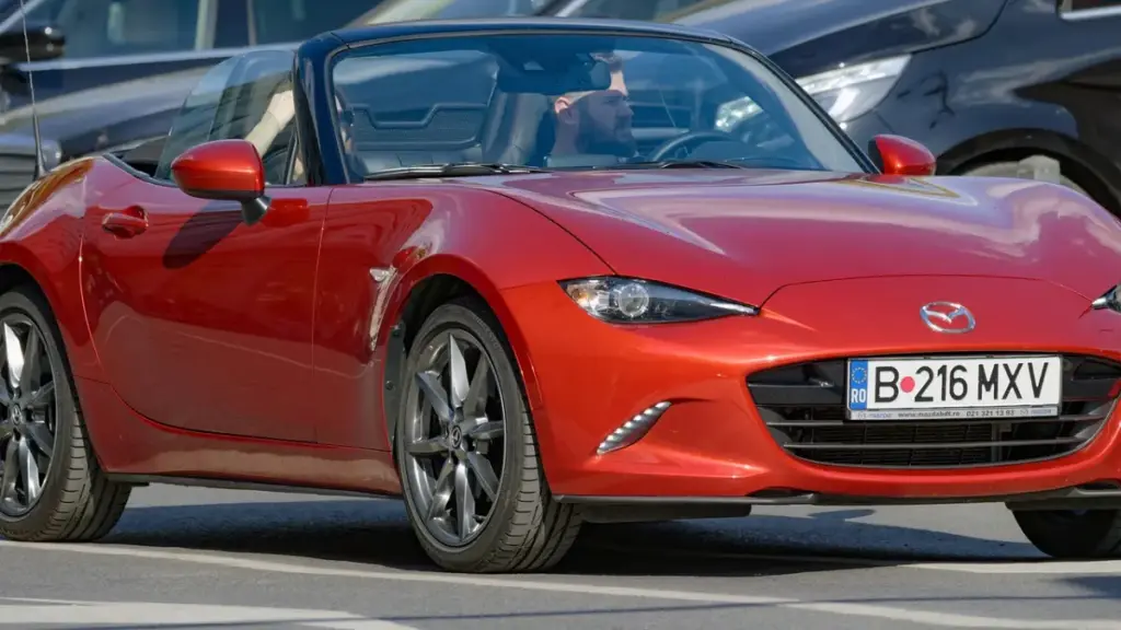 У США чоловік намагався продати викрадену Mazda за пів ціни