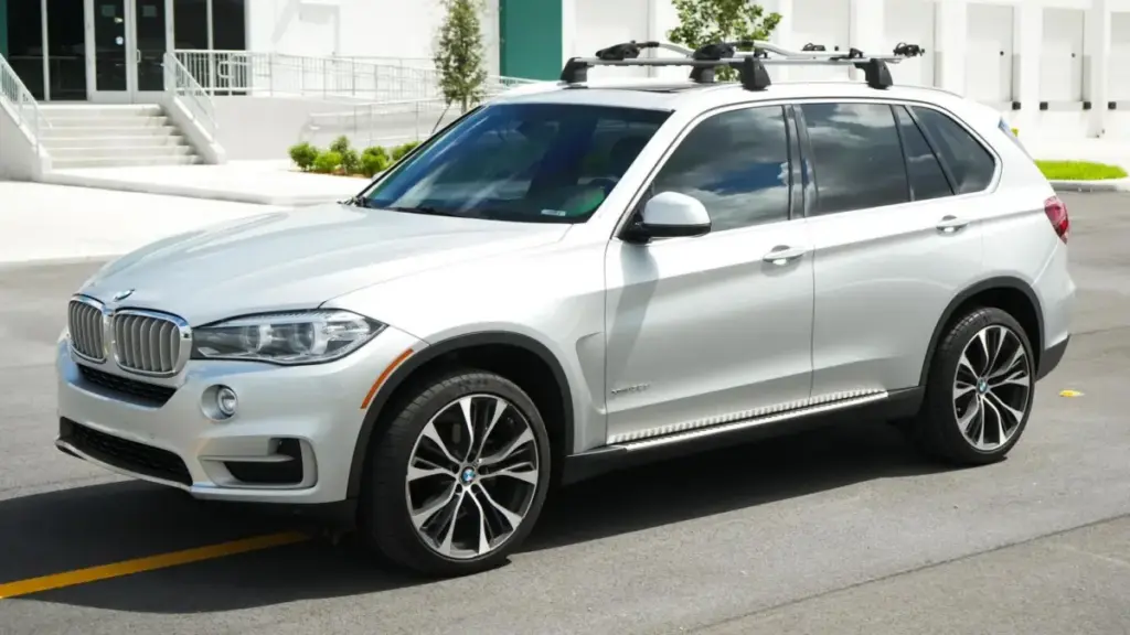 У США на онлайн-аукціоні продали кросовер BMW X5 за $15 800