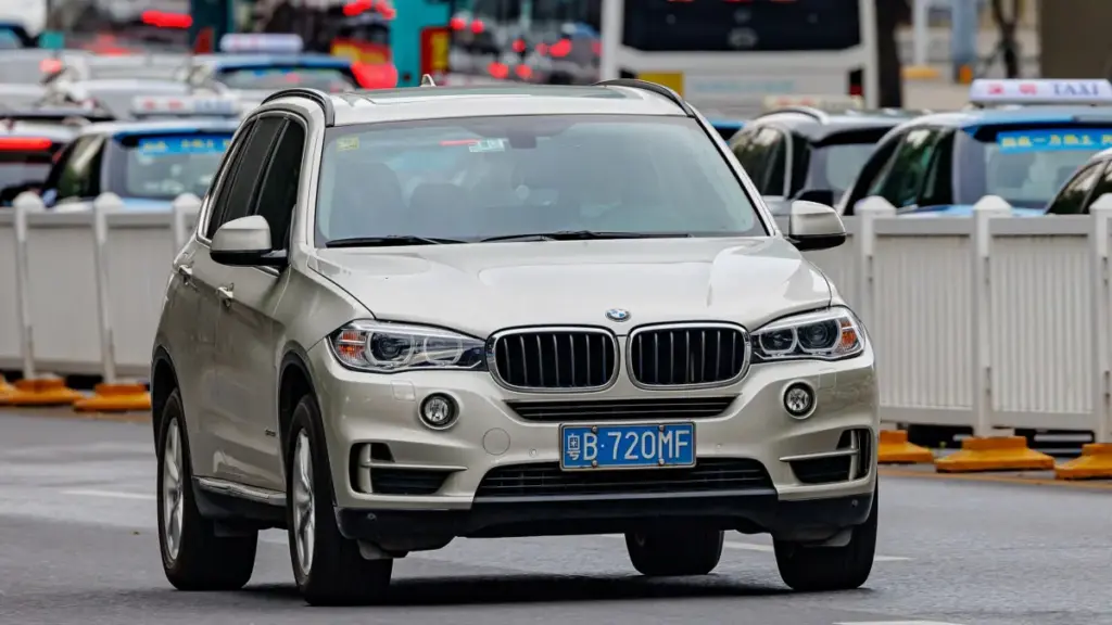 У США на онлайн-аукціоні продали кросовер BMW X5 за $15 800