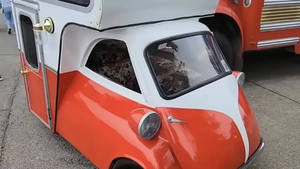 У США помітили унікальний мініатюрний дім на колесах на базі BMW Isetta