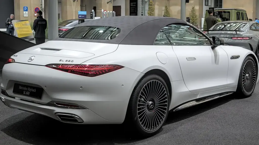 У США продають майже новий Mercedes-Maybach SL 680 із пробігом лише 856 км