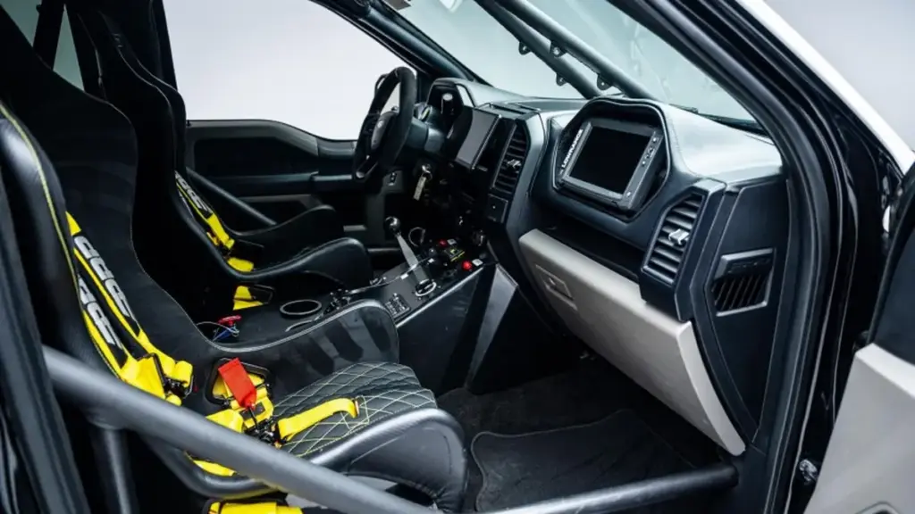 У США вживаний Ford F-150 продали за майже 200 тисяч доларів