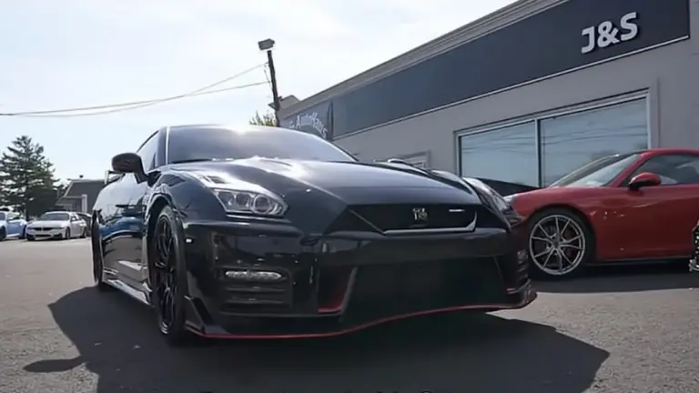У США виставили на продаж майже новий Nissan GT-R NISMO 2023 року