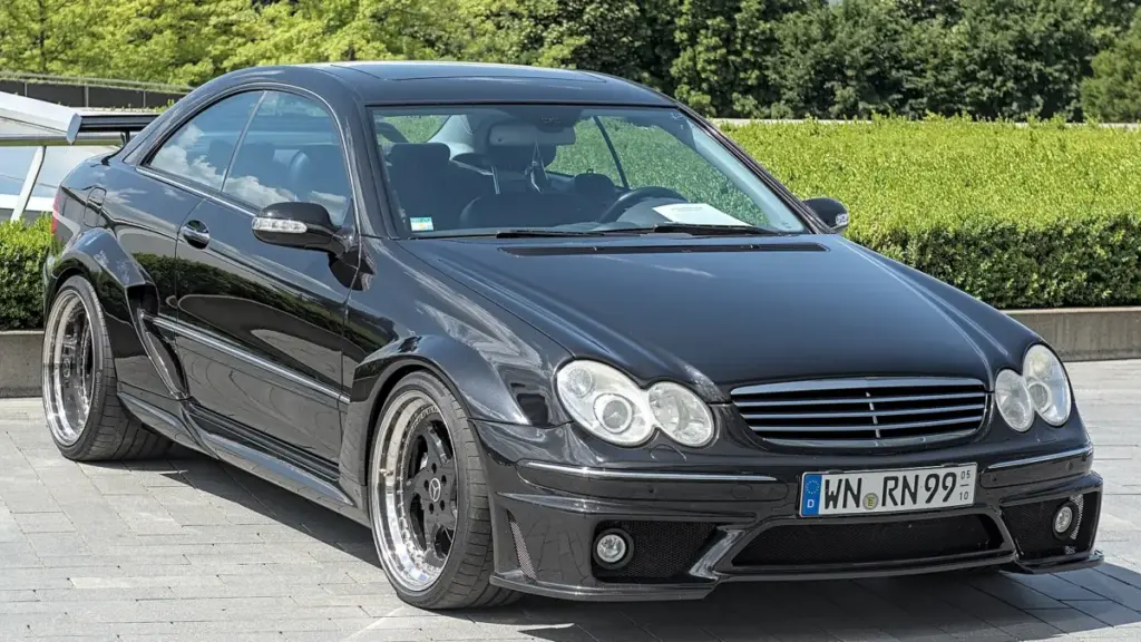 У Великобританії виставлять на аукціон унікальний Mercedes-Benz Дженсона Баттона