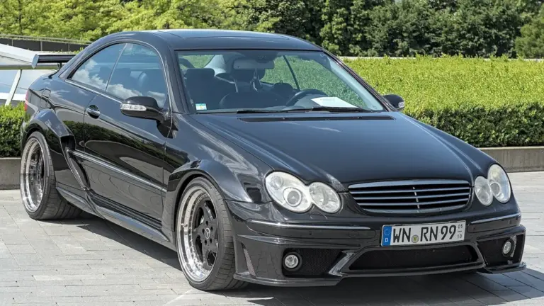 У Великобританії виставлять на аукціон унікальний Mercedes-Benz Дженсона Баттона