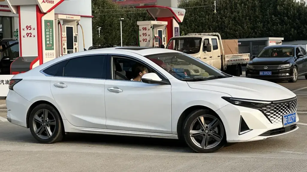 В Україні з'являться нові автомобільні бренди DEEPAL та NEVO