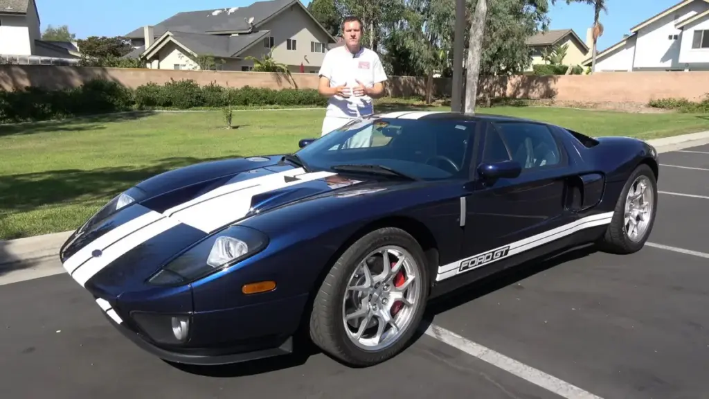 Відомий блогер Doug DeMuro виставив на продаж власний Ford GT