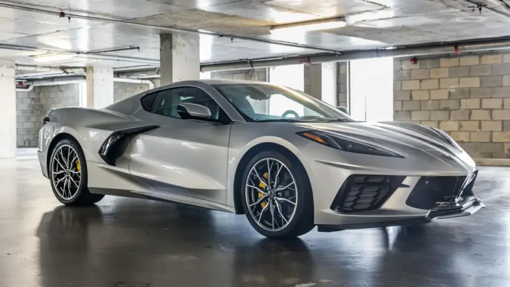 Власник виставив на продаж Chevrolet Corvette Stingray після 1100 км пробігу