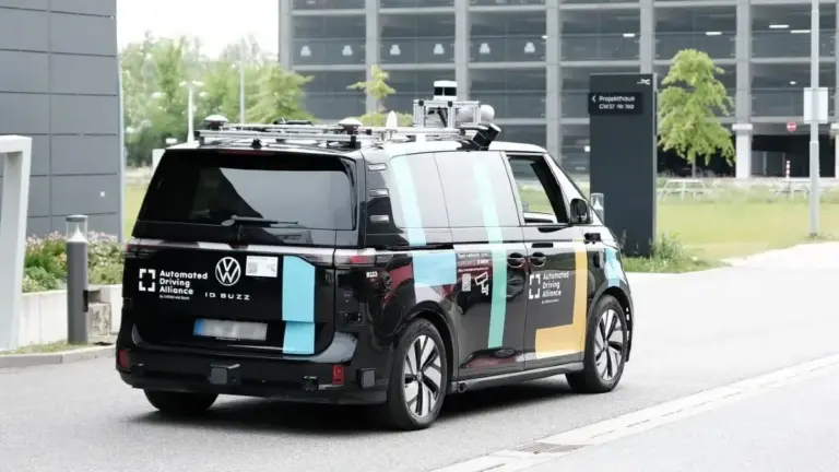 Volkswagen передає розробку систем допомоги водію під контроль Audi