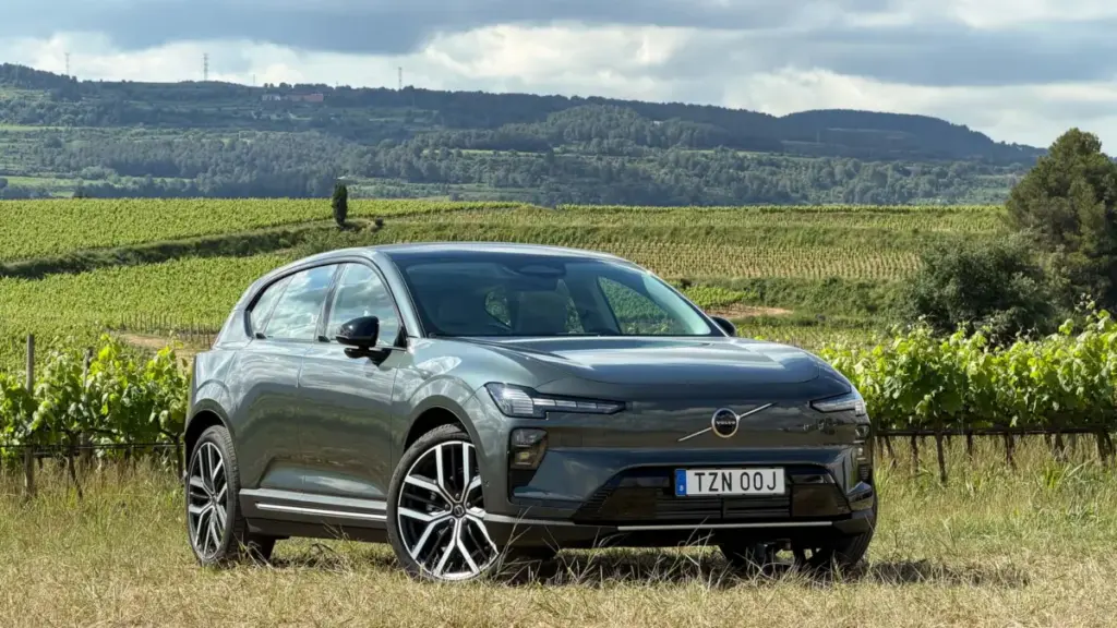 Volvo EX60 перевершив офіційний запас ходу в реальному тесті Edmunds