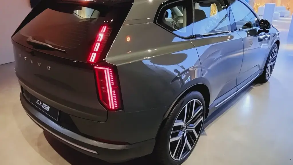 Volvo EX60 перевершив офіційний запас ходу в реальному тесті Edmunds