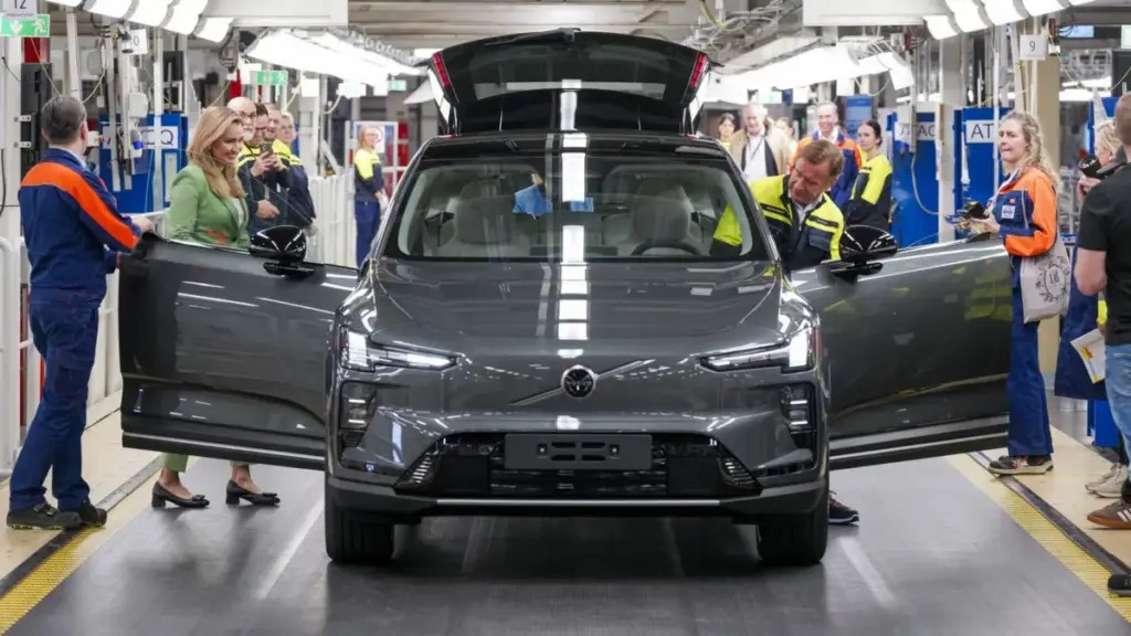 Volvo EX60 зіткнулася з виробничими проблемами та затримками постачань