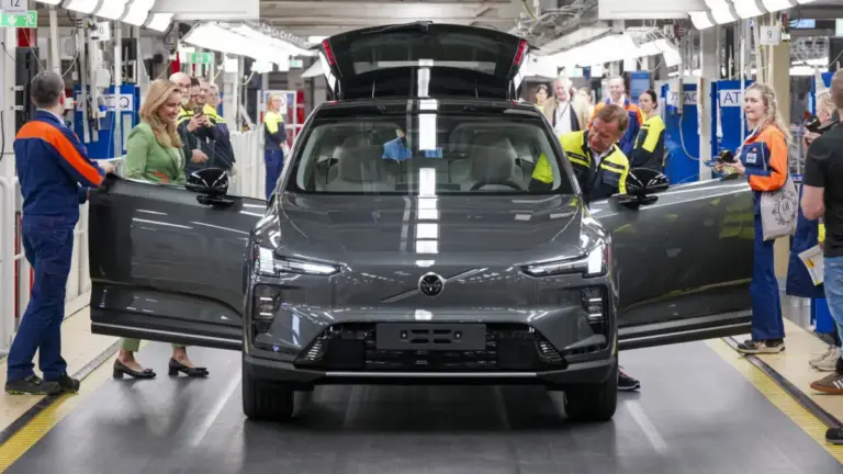 Volvo EX60 зіткнулася з виробничими проблемами та затримками постачань