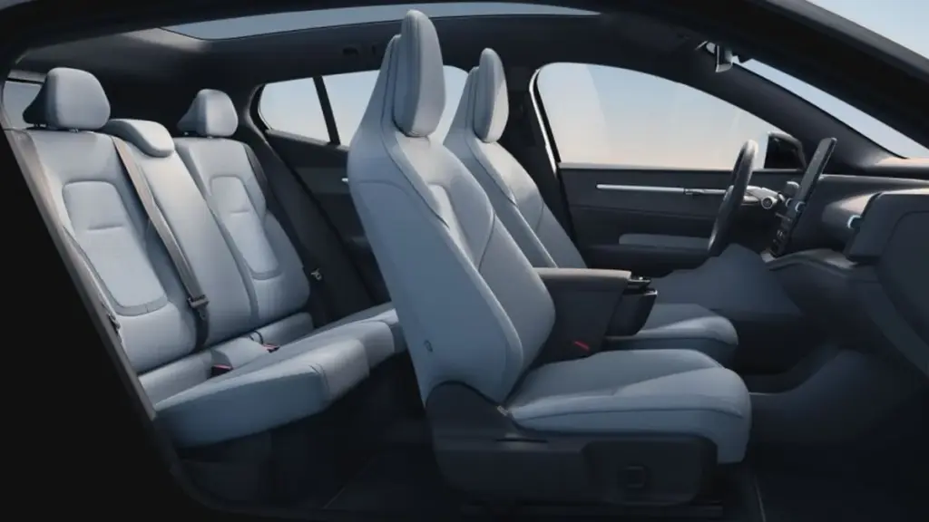 Volvo відкликає електричні кросовери EX30 через проблеми з підголівниками