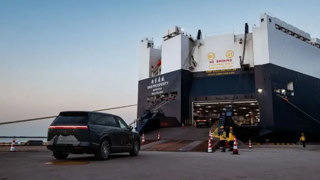 Xpeng нарощує експорт флагманського SUV GX на Близький Схід