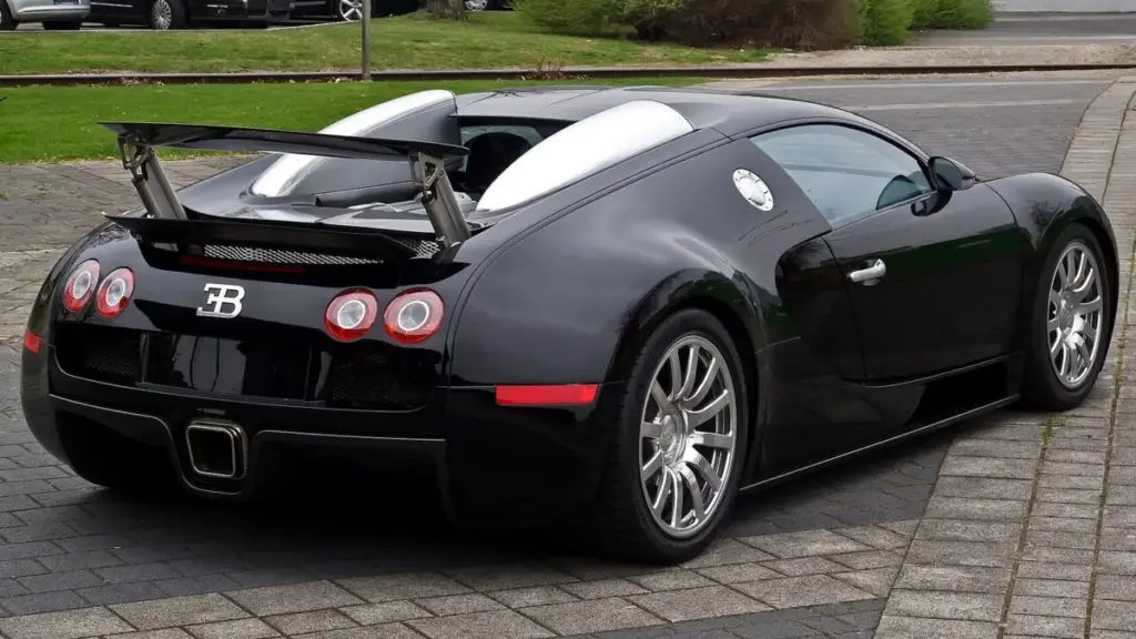 Як збільшення потужності Bugatti Veyron Super Sport зламало кондиціонер