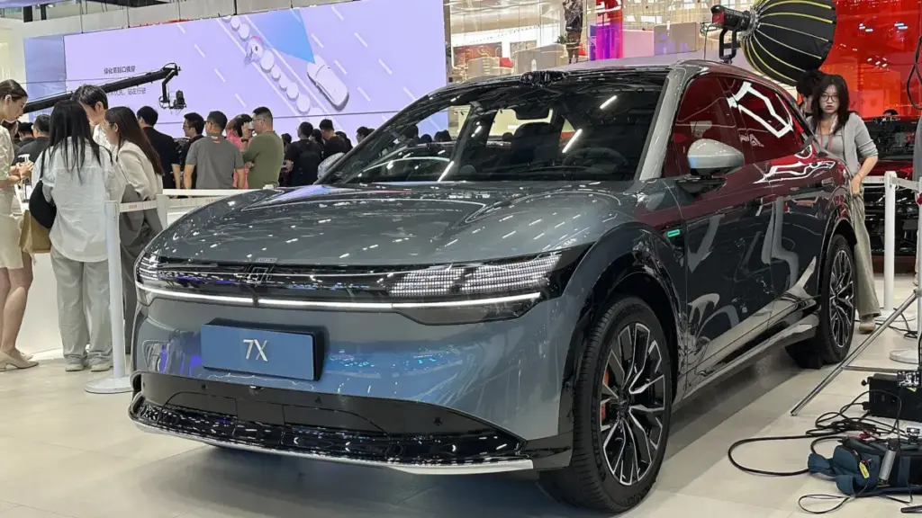 Zeekr вивів на європейський ринок оновлений електрокросовер 7X