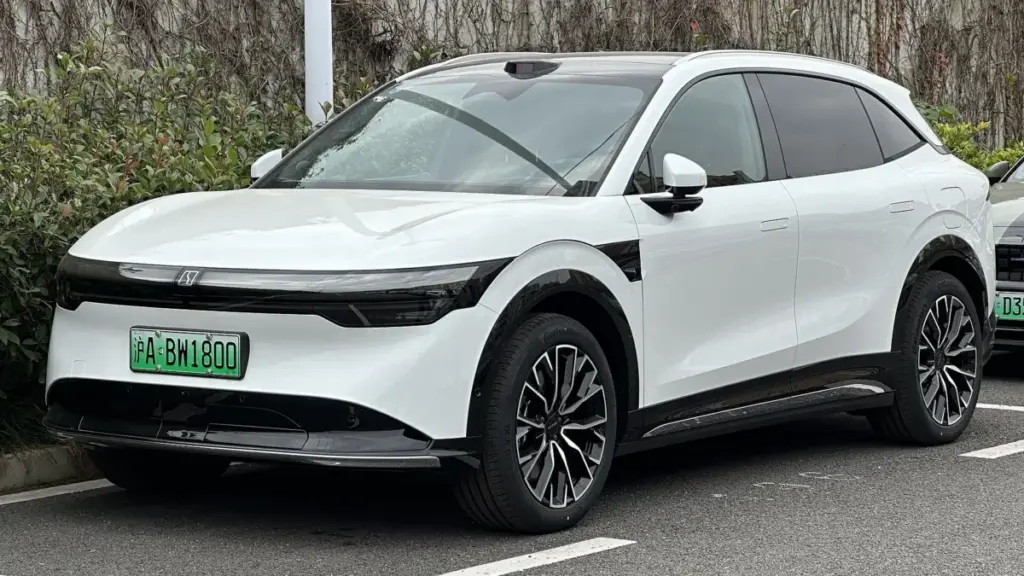 Zeekr вивів на європейський ринок оновлений електрокросовер 7X