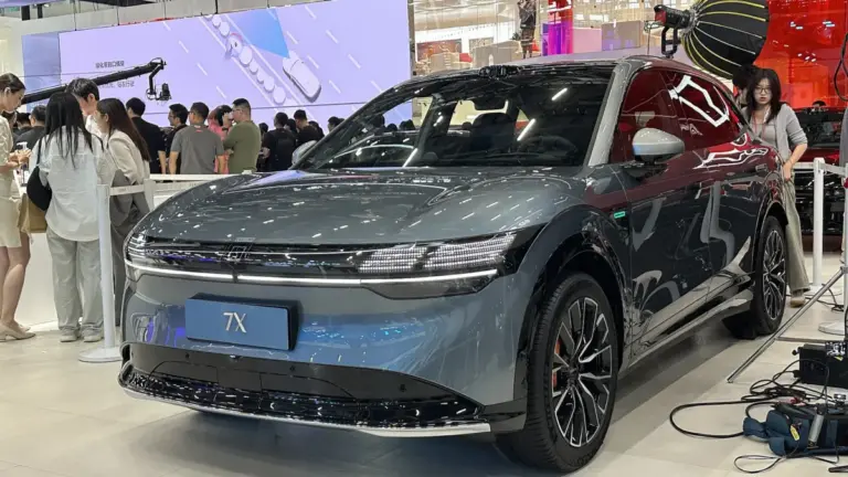 Zeekr вивів на європейський ринок оновлений електрокросовер 7X